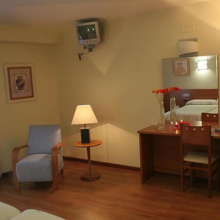 Hotel Zaravencia By Bossh Hotels 托罗 外观 照片